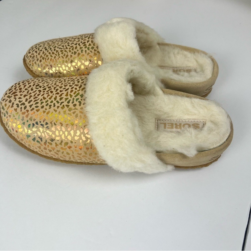 Sorel Nakiska Slide II Girls Slippers Faux Fur Lined Gold Heart Tan Size 3